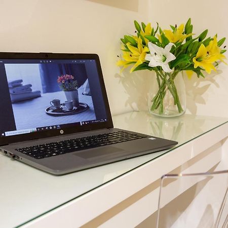 Milano City Apartments - Stylish House Free Wifi-Parking-Airport Bagian luar foto