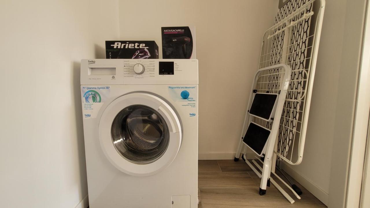 Milano City Apartments - Stylish House Free Wifi-Parking-Airport Bagian luar foto