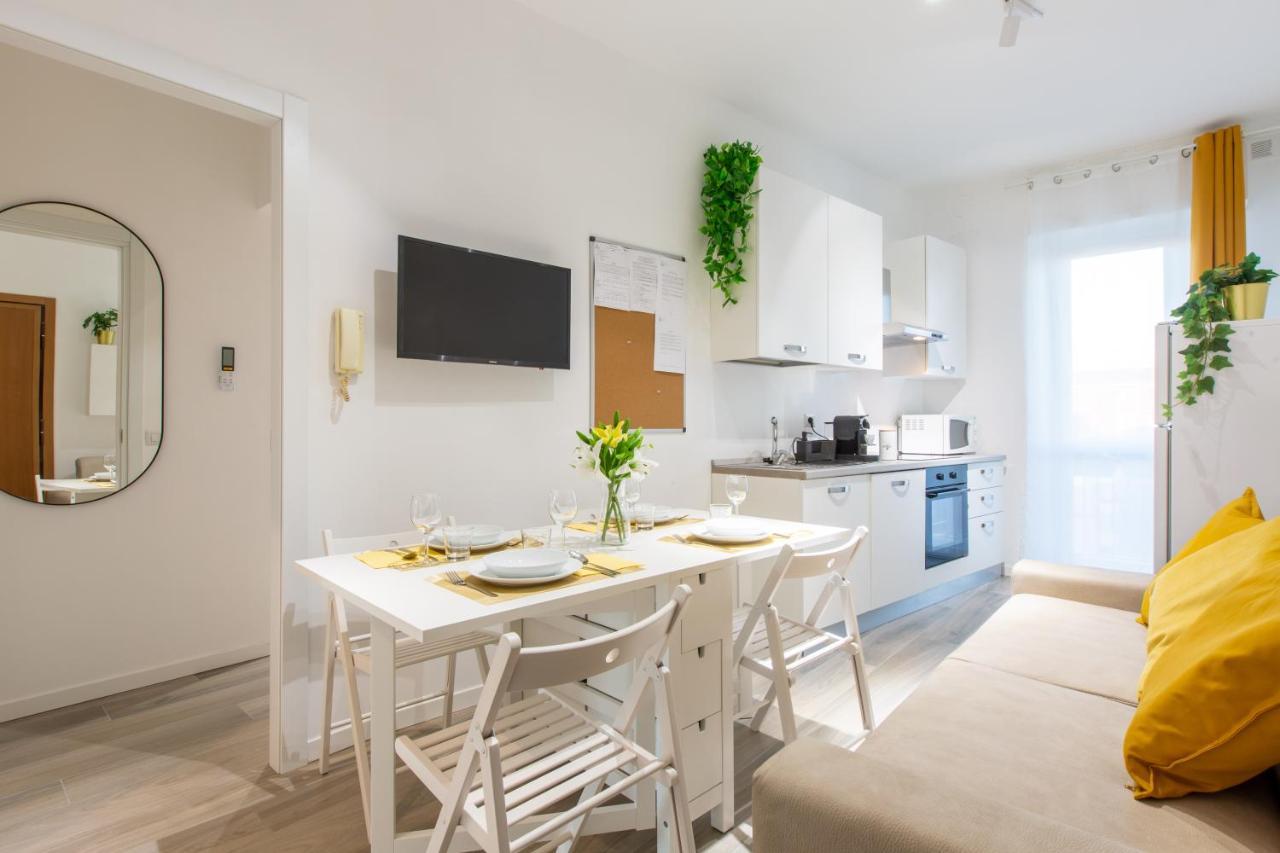 Milano City Apartments - Stylish House Free Wifi-Parking-Airport Bagian luar foto